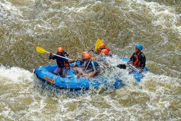 Où participer à une expédition de rafting dans les rivières sauvages du Québec, Canada?